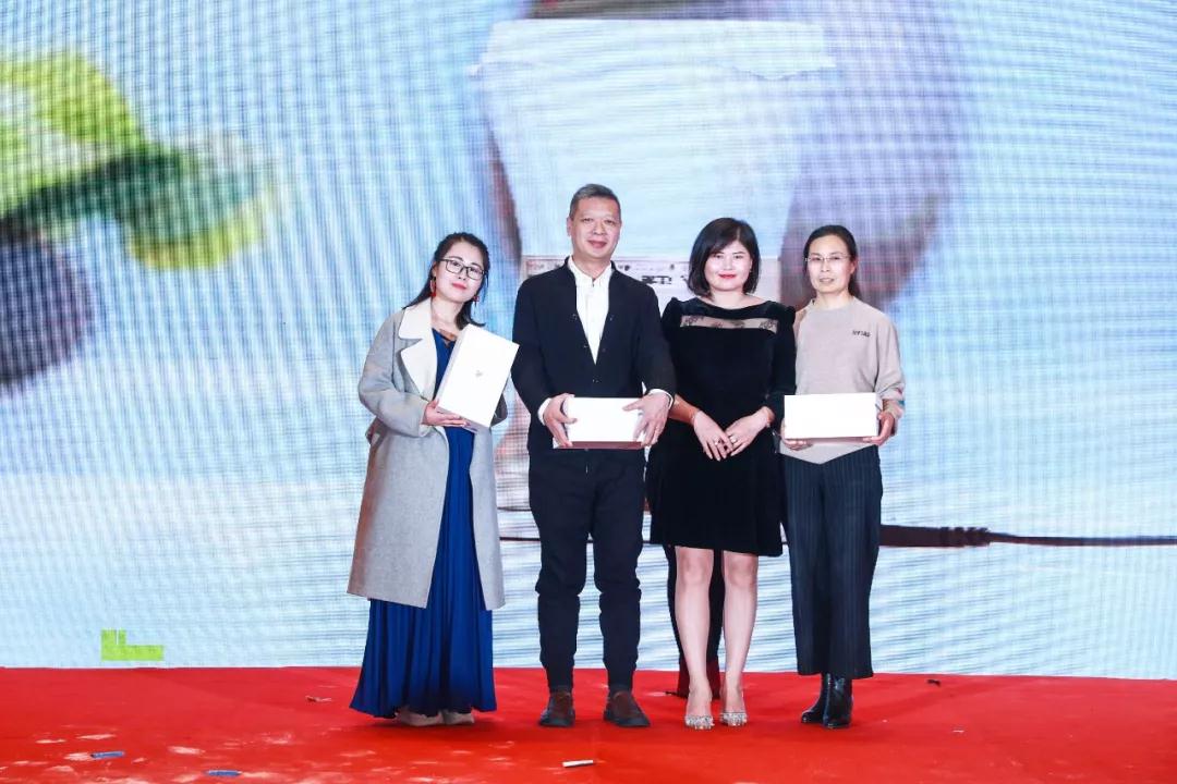 熱烈慶祝“變革創新 揚帆未來”北京中成康富2019年合伙人年會勝利召開 熱烈慶祝“變革創新 揚帆未來”北京中成康富2019年合伙人年會勝利召開